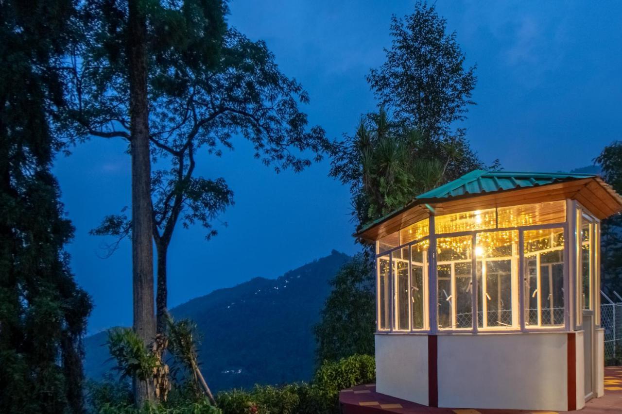 Stayvista's Tree Tops & Tea Trails: Mountain-View Villa in Tea Plantation Darjeeling  Exterior photo
