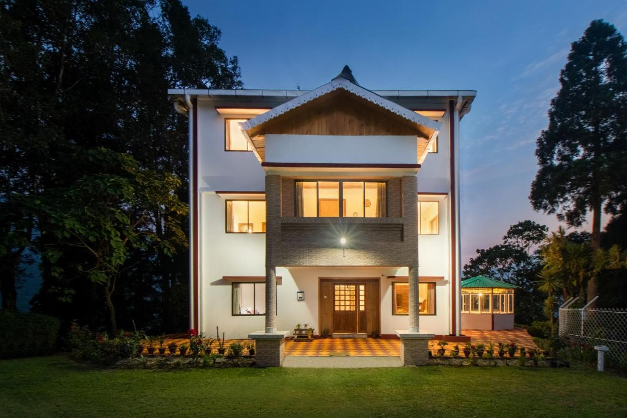 Stayvista's Tree Tops & Tea Trails: Mountain-View Villa in Tea Plantation Darjeeling  Exterior photo