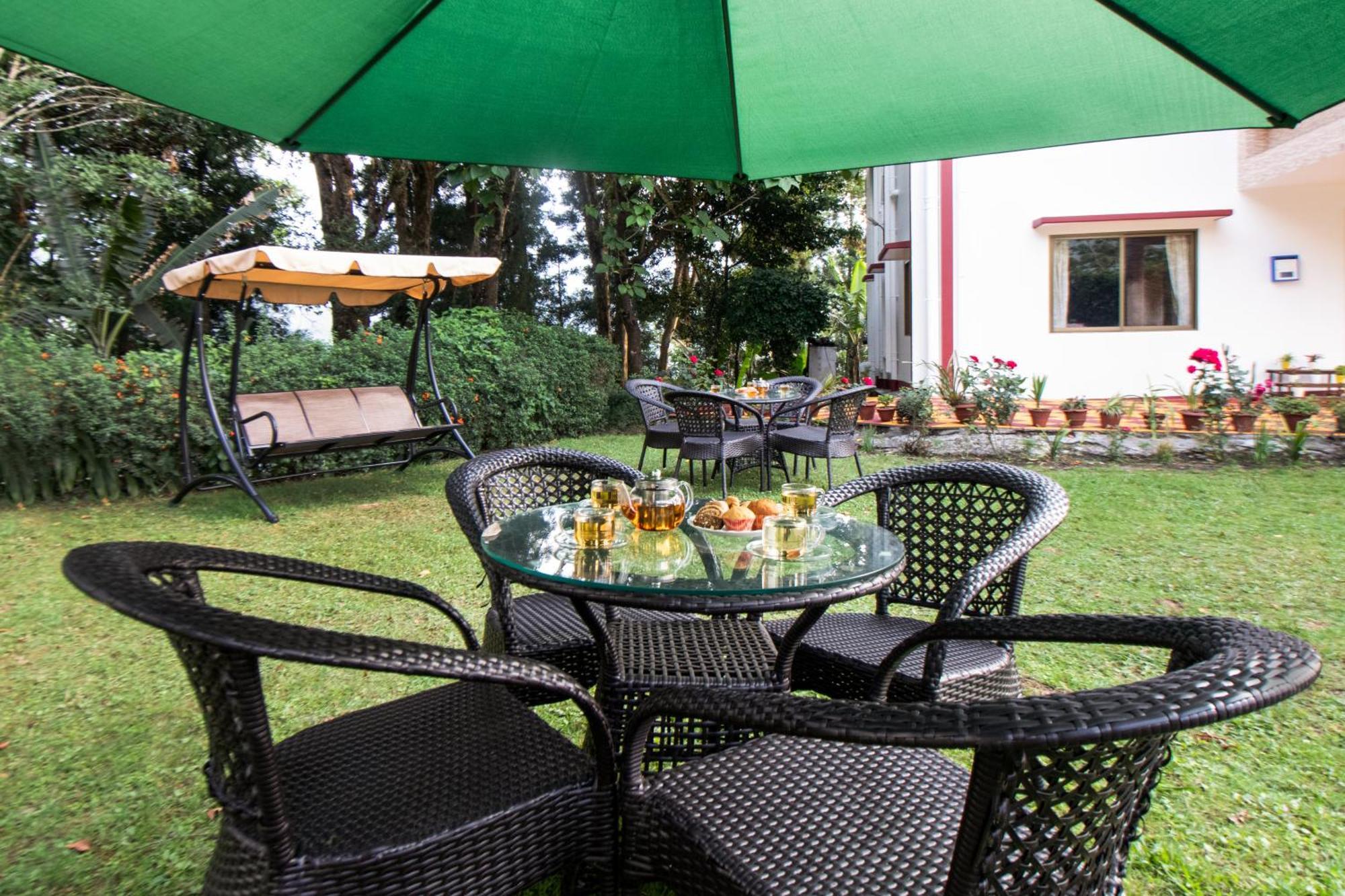 Stayvista's Tree Tops & Tea Trails: Mountain-View Villa in Tea Plantation Darjeeling  Exterior photo